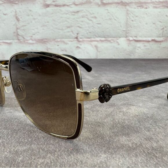 Chanel Camelia Flower Vintage Tortoiseshell Sunglasses - Picture 8 of 15